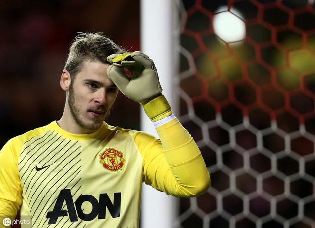  科隆门将超神扑救零封拜仁攻击群  