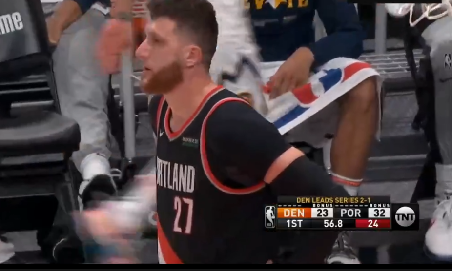  约基奇27+14+10，掘金登顶联盟第一  