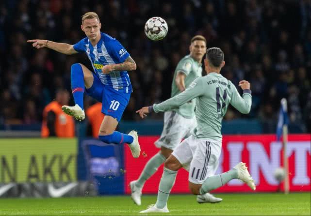  多特蒙德客场不敌门兴格拉德巴赫遭遇赛季首败