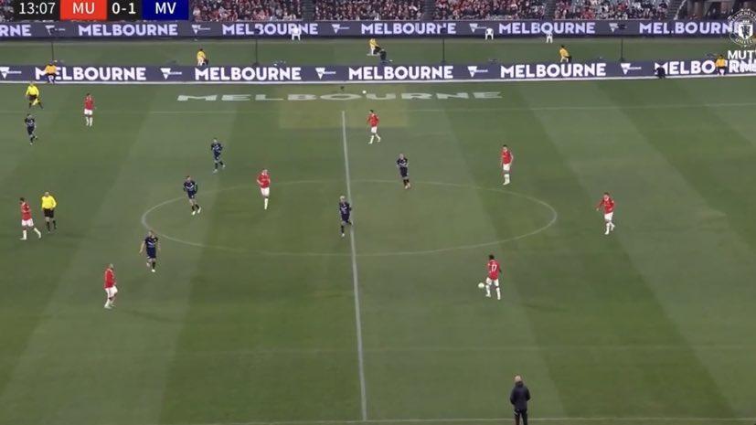  奥格斯堡中场核心发威，独造三球助队主场称雄